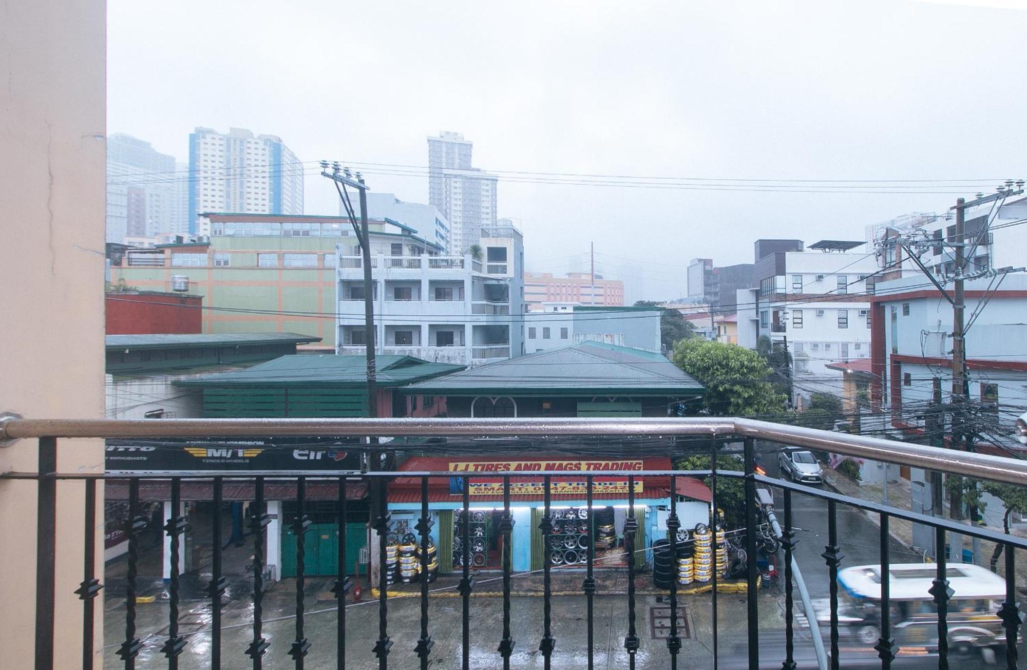 Urbanview At Evangelista Street Makati Hotel Pasay Exterior foto